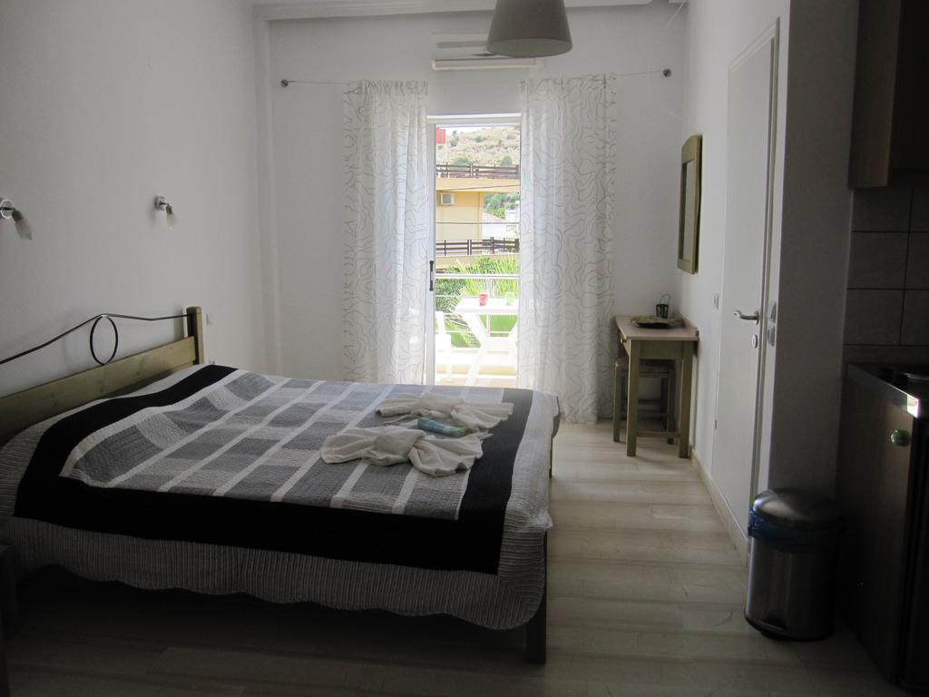 Lion-Suites Kalyves Chambre photo